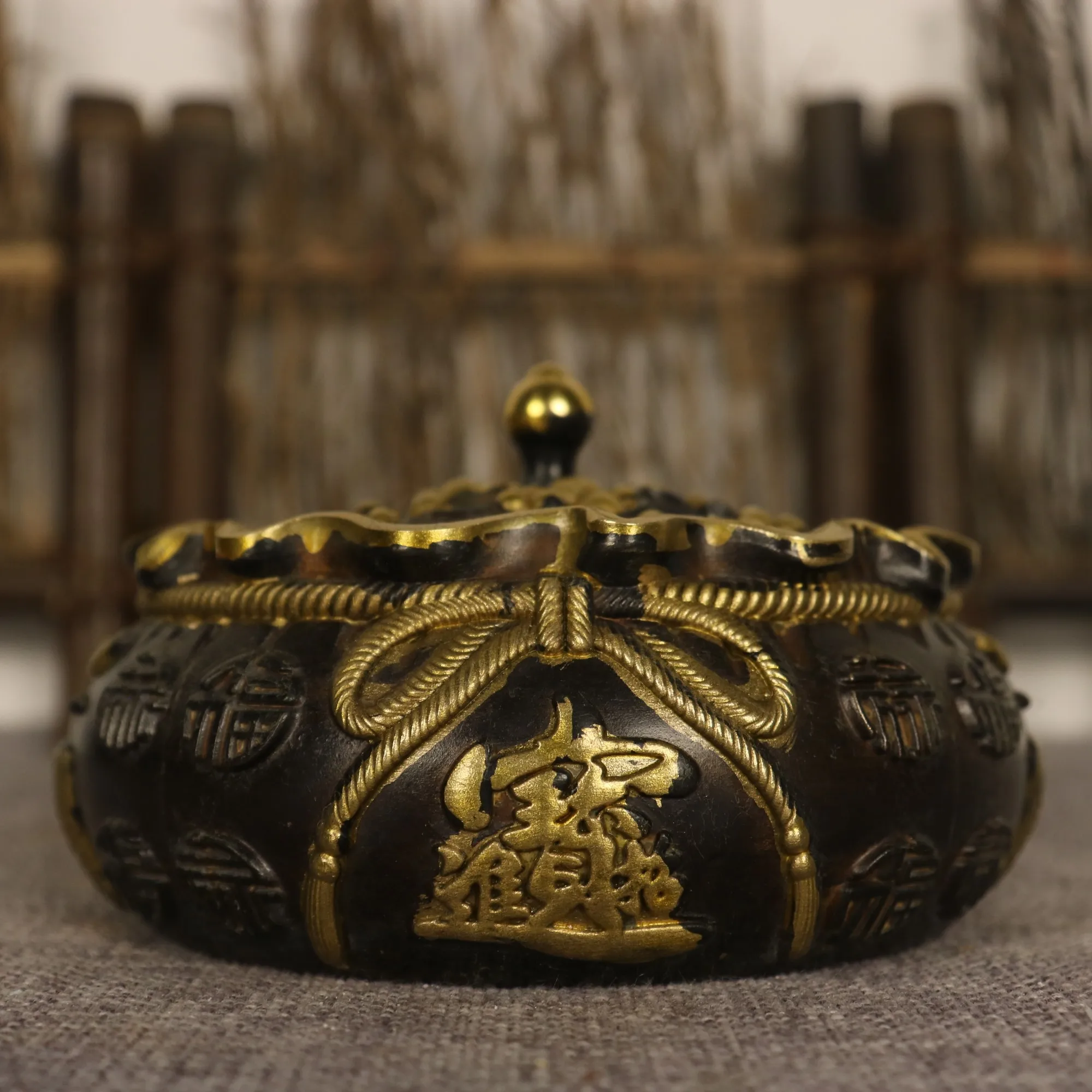 

5"Tibetan Temple Collection Old Brass Gilded Treasure Bowl Coin Yuanbao Ashtray Amass wealth Ornaments Town house