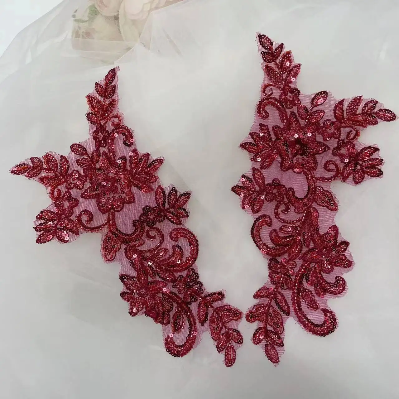 10 Stück/2 Stück. Bestickte Spitze mit mehrfarbigen Perlen, elegantes Hochzeitskleid, funkelnd und glänzend, DIY-Nähdekoration für Kleidung. – Detail 6