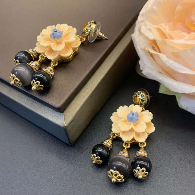 【 Chunlan Qiu Ju 】 Ancient Flowers Retro Chinese Cat Eye Glass Elegant Earrings