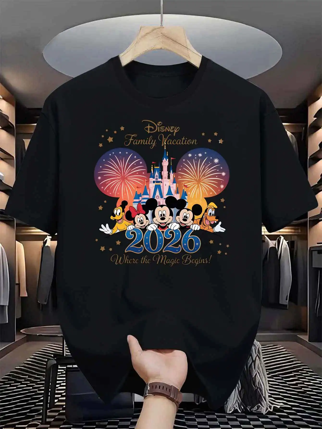 

Мужская повседневная футболка Disney с коротким рукавом и принтом Микки, Минни, Гуфи, замка и фейерверков, удобная, с круглым вырезом, для ежедневных прогулок