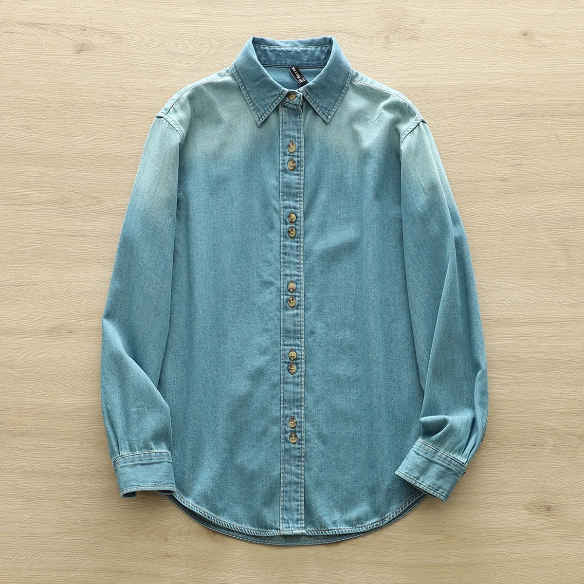 Nuova camicia di jeans a maniche lunghe autunno 2025, bottoni con colletto rovesciato da donna, camicetta allentata casual con temperamento retrò Mori Girl T58260CC
