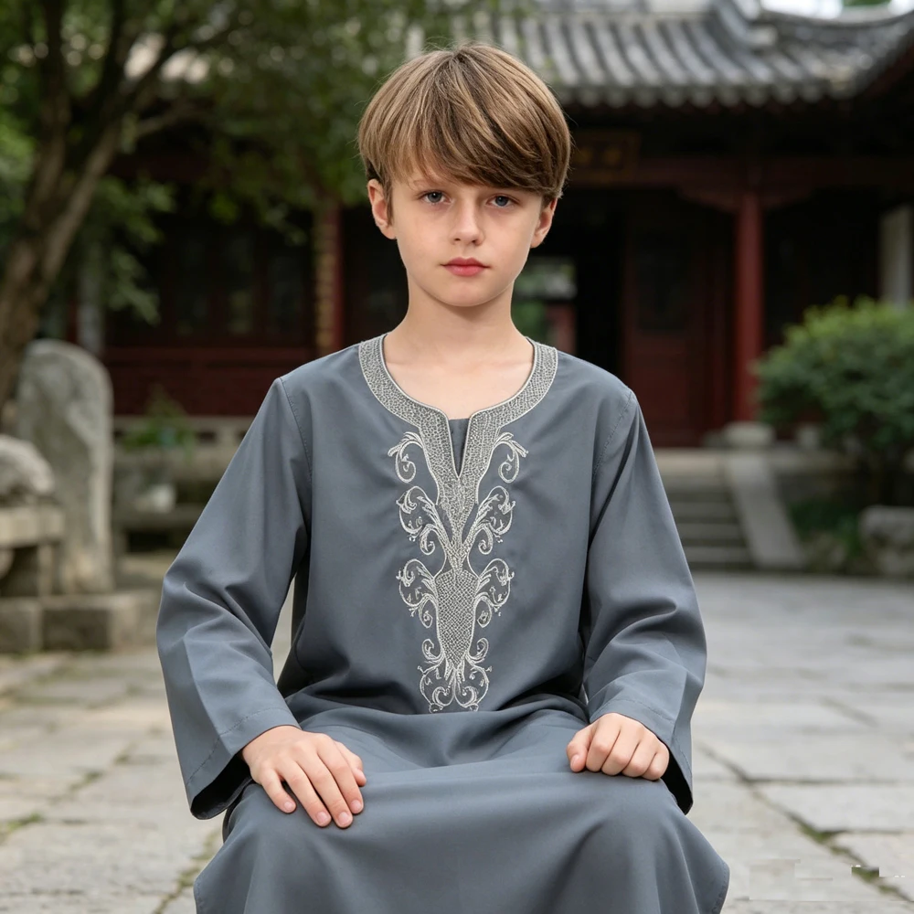 

Arab Style Kids Boys Long Sleeve Embroidered Jubba Thobe Muslim Robe Kaftan Gown Middle Eastern Islamic Prayer Dress Daily Wear