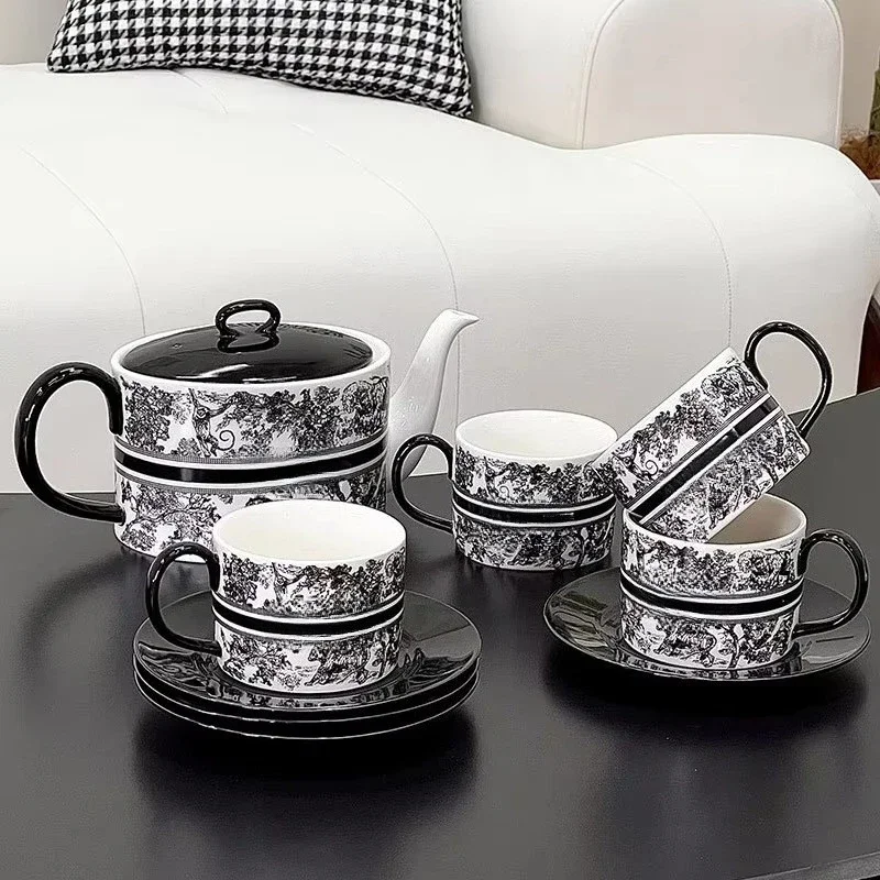 

Light luxury ceramic coffee cup and cutlery set for restaurants and shops Perfect gift box set for beverages with 500ml capacity