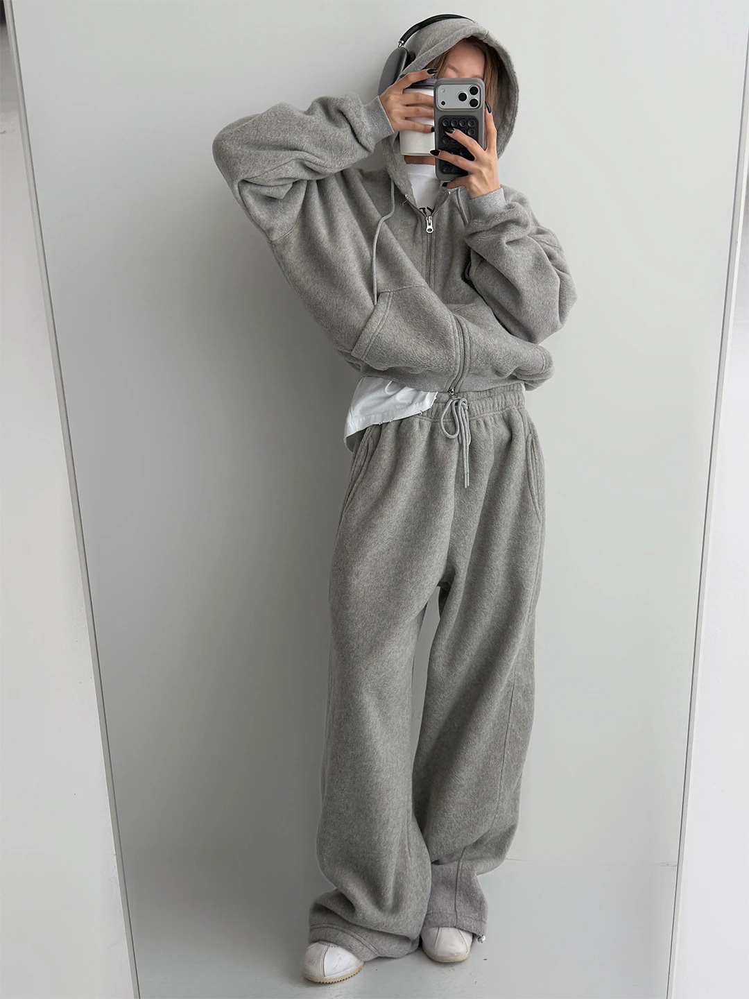 

Зимний комплект женской спортивной одежды Dongda Gate: толстовка с капюшоном и брюки из плотного вельвета, версия Cleanfit Stand