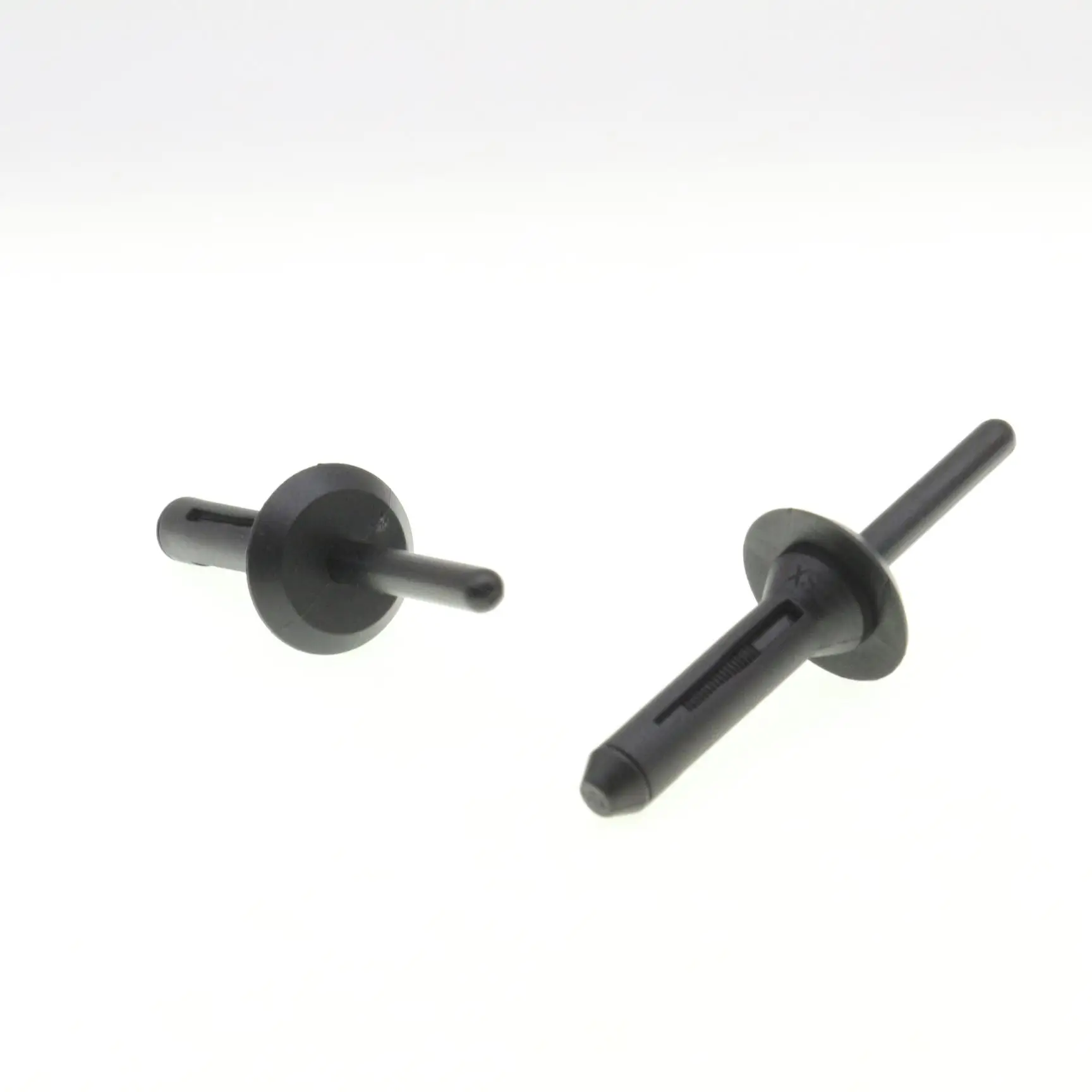 20 قطعة قبضة برشام أعمى التجنيب كليب لكرايسلر سيروس 1995 دودج كارافان 1995 استبدال مباشر النايلون الأسود جزء 6501509