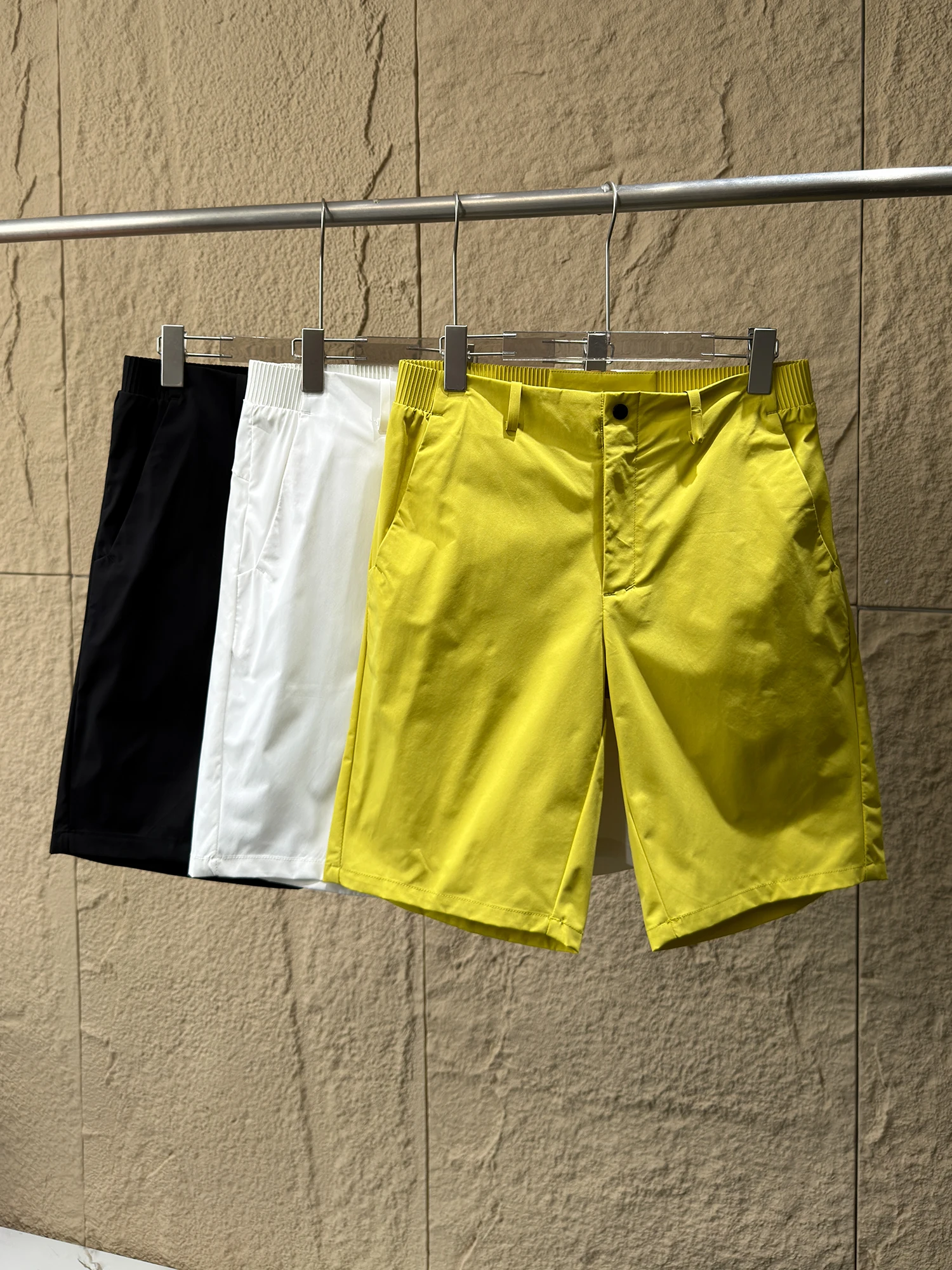 

Men's Casual Elastic Comfortable Short Pants Quick Dry Breathable Water Resistant Fabric Summer Fashionable Straight Leg Shorts