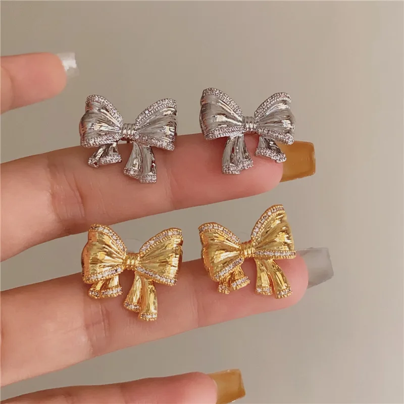 Exquisite Crystal Bow Stud Earrings for Women Luxury Gold Color Metal Bowknot Temperament Earrings Wedding Jewelry Accessories