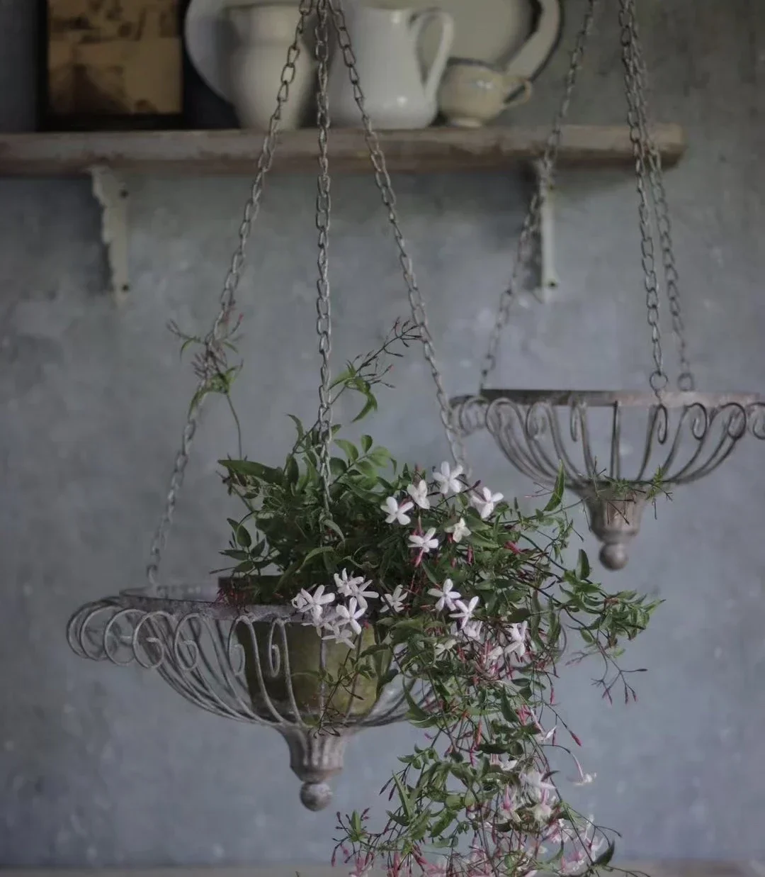 Suspension Hanging Basket Flower Pot Courtyard Garden Balcony Decorate Pendant Retro Style Metal Iron Chain Flower Basket