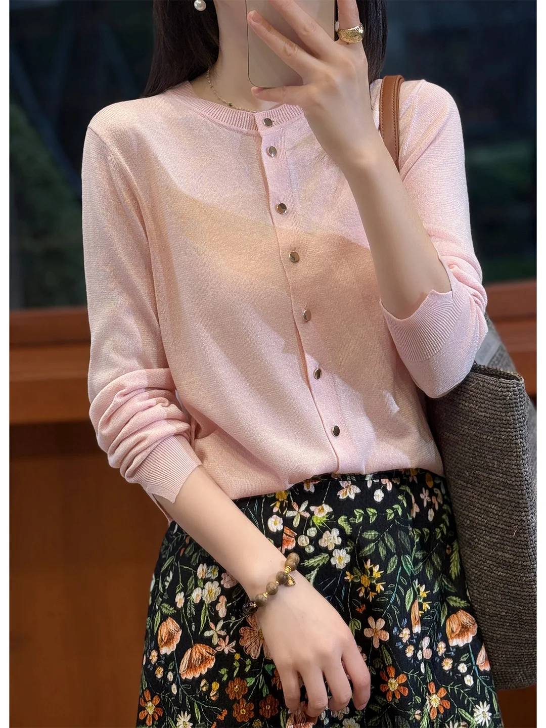 

Женский кардиган Pet Lovers Nameless из 6-цветной мягкой, приятной к телу льняной ткани с блестящей нитью, круглым вырезом, в простом стиле