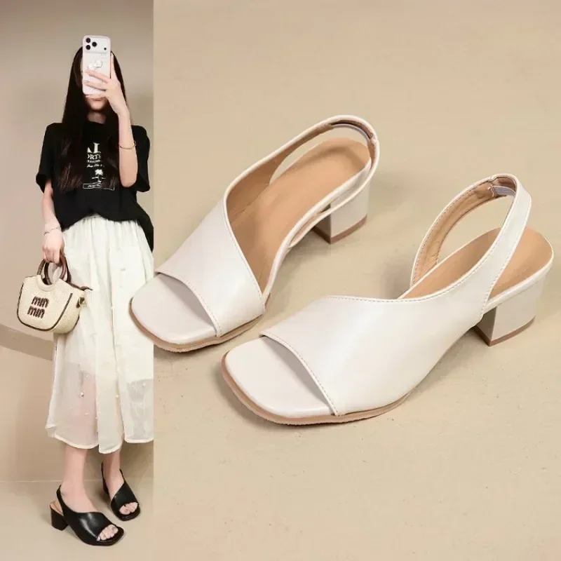 Modische, heiß begehrte Bankett-Sandalen mit offener Zehenpartie für Damen, neue sexy und elegante Sandalen mit eckiger Zehenpartie und hohem Absatz für den Sommer.