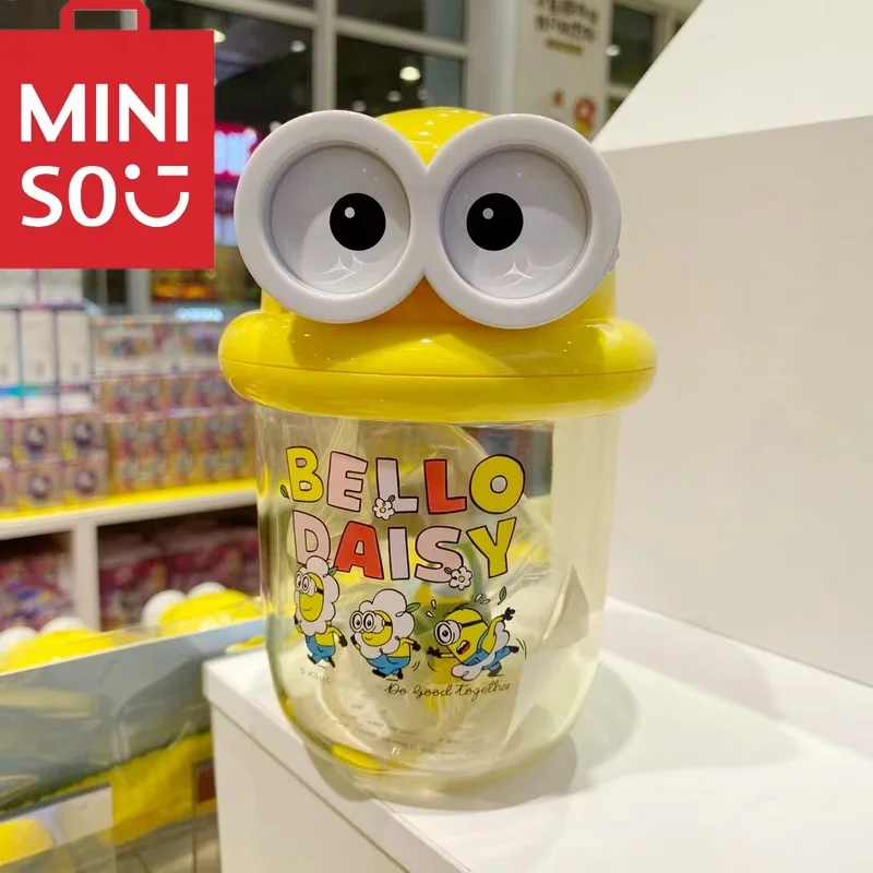 

Miniso 590 мл Маргаритка Миньоны коллекция пластиковая бутылка с соломинкой необычная серия миньонов соломинка двойная чашка сюрприз подарки для детей девочек