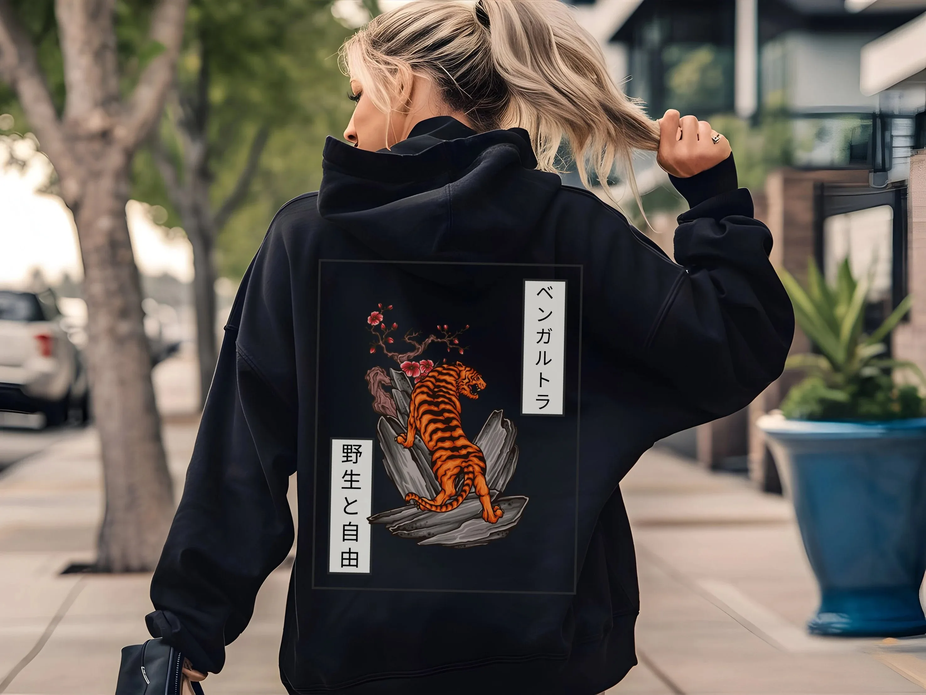 

Autumn and Winter Style Artistic Japanese Tiger Cotton Hoodie Meaningful Japanese Text Strong, Cultural - Artistic Atmosphere