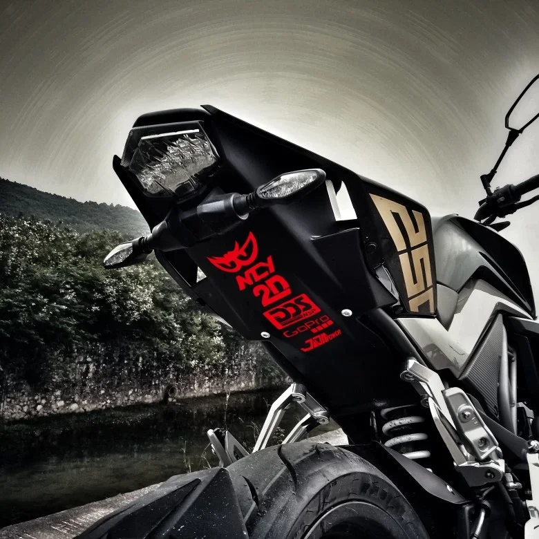 Glanzende laserreflecterende race-stickers, universele stylingstickers voor motorfietsen, volledige carrosserie decoratie