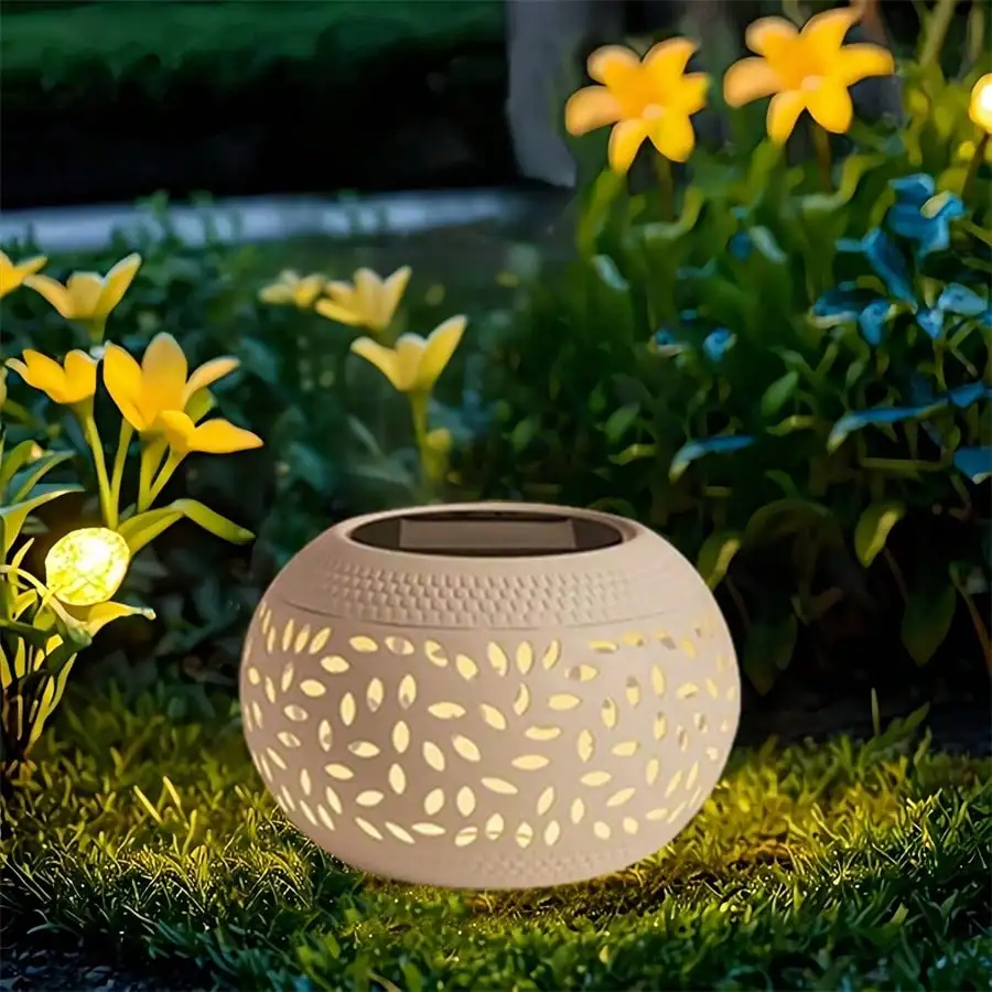 1/2 Stück Solar-Eisen-Keramik-Spotty-Laterne: Hohl, wasserdichte Outdoor-Dekoration für Garten/Terrasse/Balkon