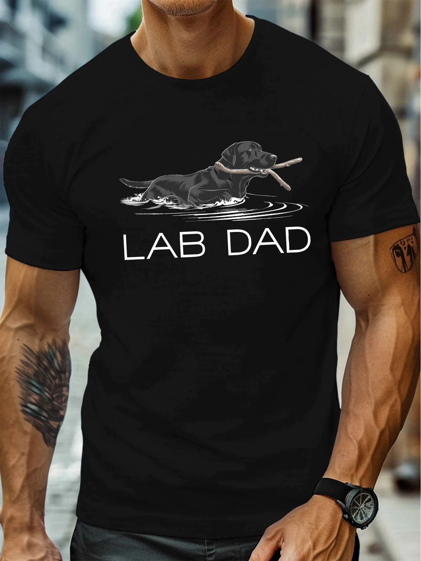 

Men's "Lab Dad" Graphic Tee - Casual & Lightweight Polyester, Round Neck Short Sleeve T-Shirt with Swimming Labrador Design