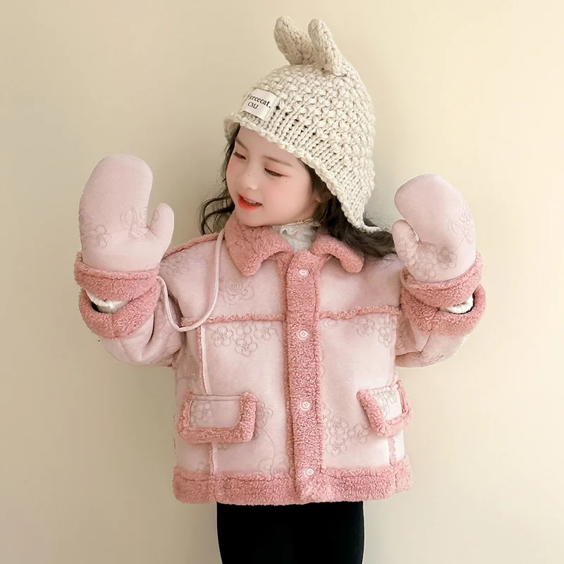 معطف شتوي للفتيات مع موضة مخملية قطعة واحدة سترة صوفية سميكة دافئة ملابس أطفال سترة أنيقة 2025 ملابس جديدة