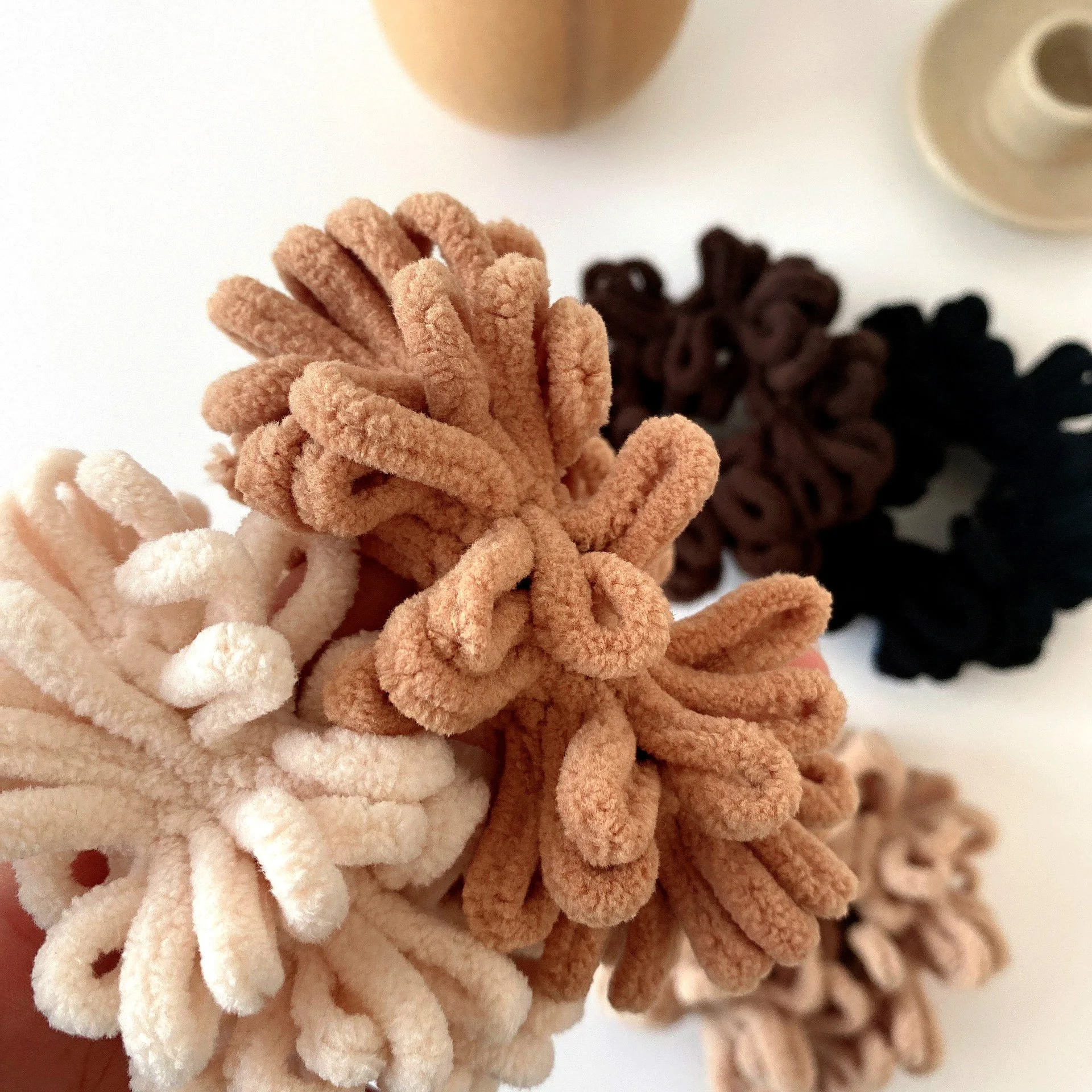 5 قطع من ربطة شعر صوفية مجعدة بطيات من القطيفة، عصابة رأس بسيطة عتيقة، ربطة شعر عالية المرونة للنساء