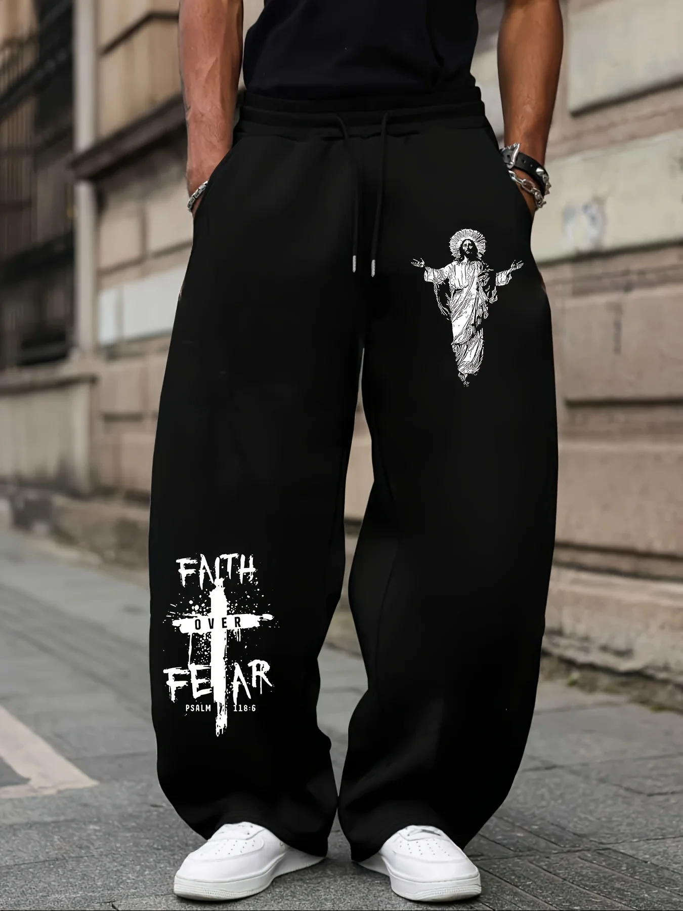

Мужские универсальные спортивные штаны с уникальным готическим узором в виде креста и религиозных фигур, модный и стильный дизайн, свободный и удобный крой.