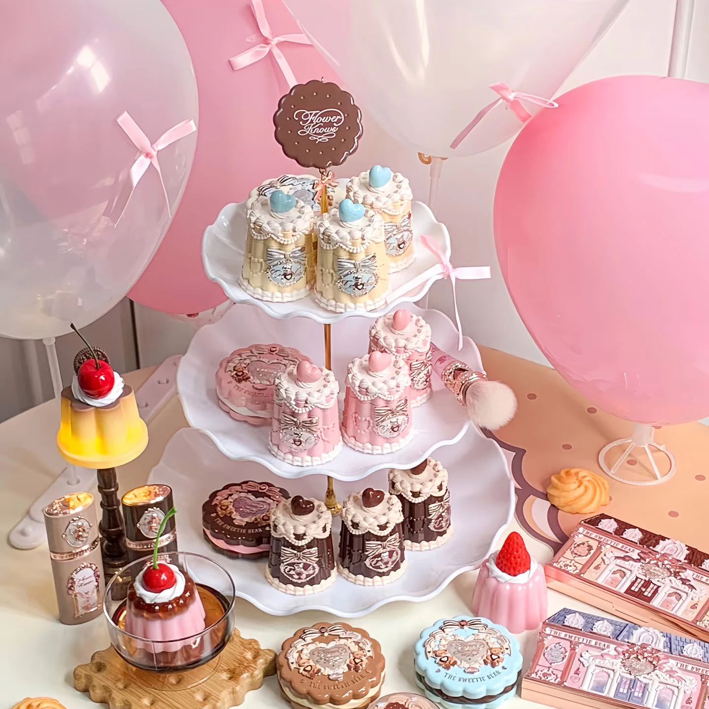 

FLOWER KNOWS THE SWEETIE BEAR COLLECTION Водянистый блеск для губ-увлажняющая эссенция для губ Глянцевый зеркальный блеск для губ Антипригарная чашка Губная помада