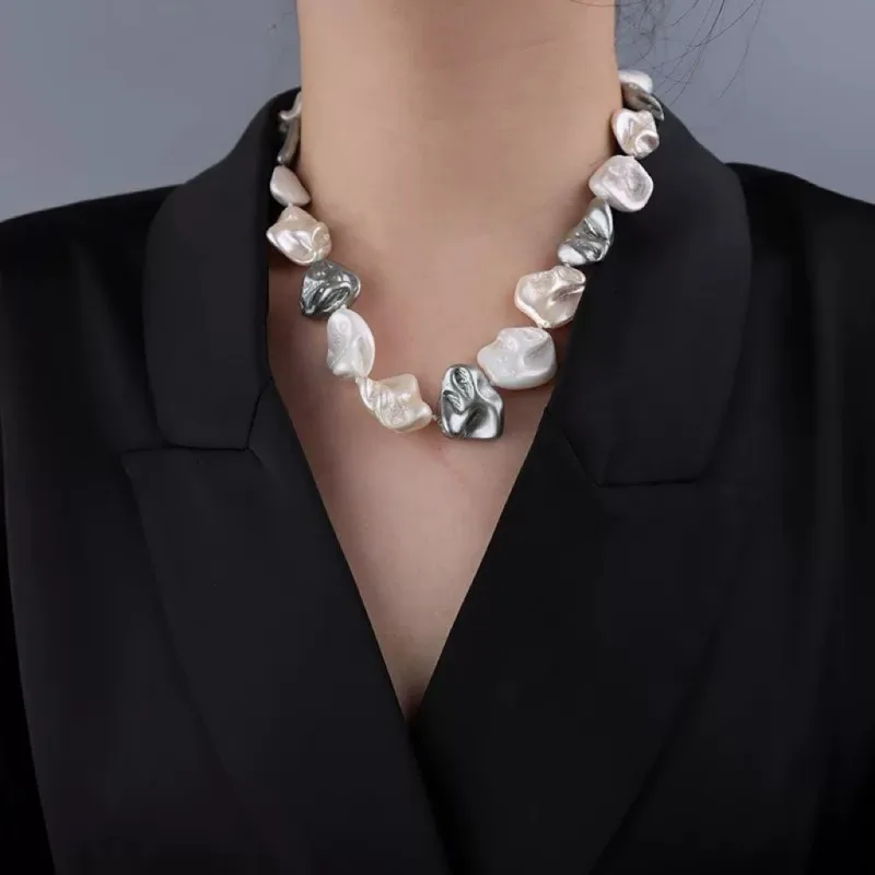 

Gommgsale Temperament collar irregular pearl shell necklace