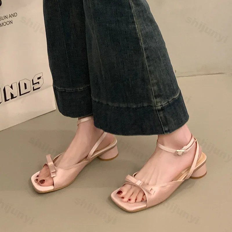 Sandali con tacco alto da donna Moda tacco spesso Sandali da donna con nodo a farfalla 2025 Sandali gladiatore da esterno per donna estiva De Mujer