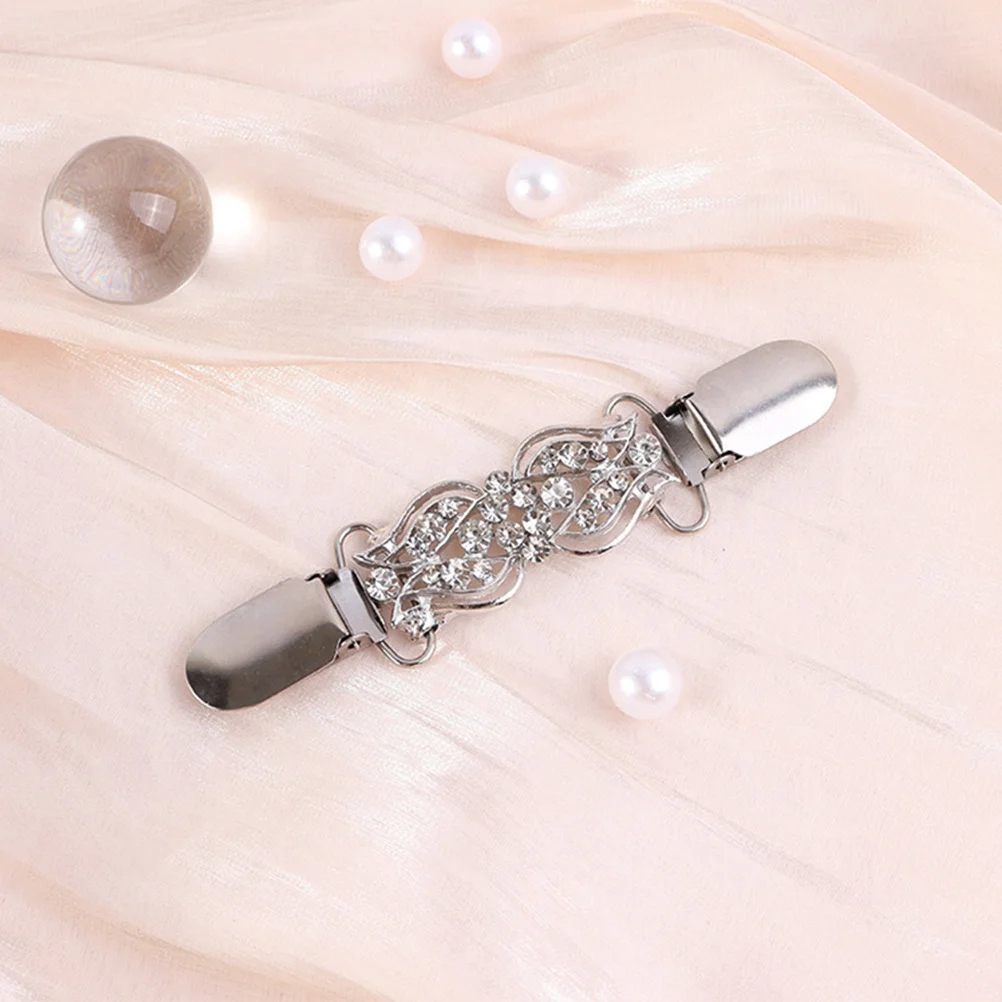 

3Pcs Elegant Shawl Clips Zircon Crystal Design Tulip Inspired Metal Wrap Closures Secure Grip Retro Sweater Brooches for Women
