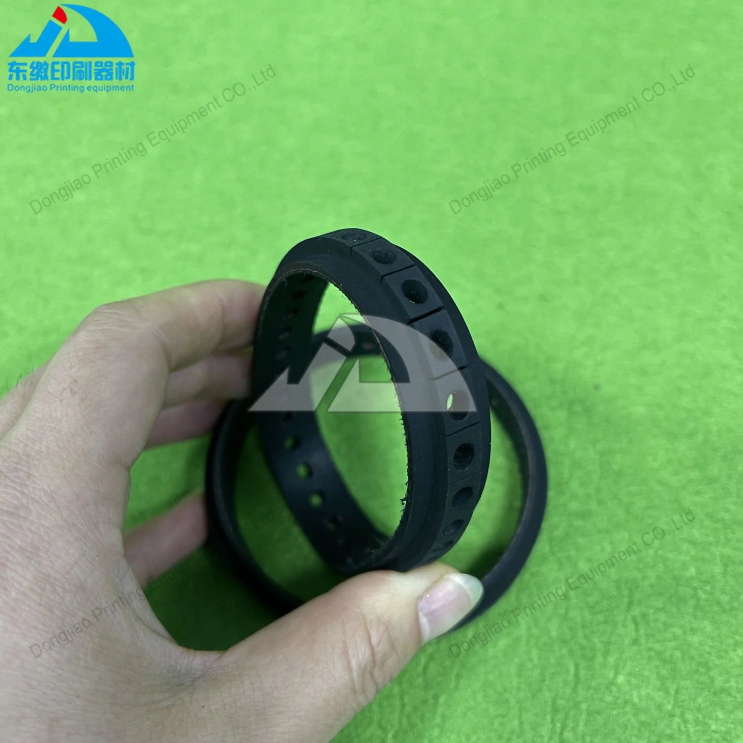 

Suction Tape GFH8310950 / ZPO8300101 210x14 mm 26/52/35 Holes for Komori Printing Machine