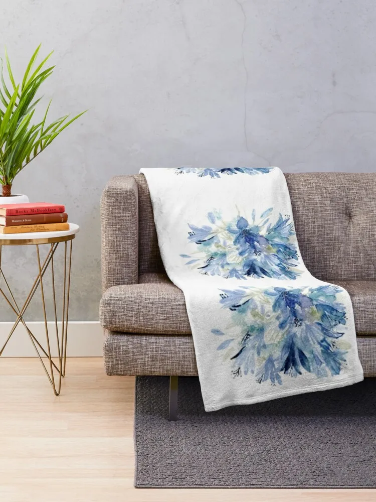 Agapanthus bloom solo Throw Blanket Picnic Quilt Weighted Blankets Sofas Of Decoration Blankets