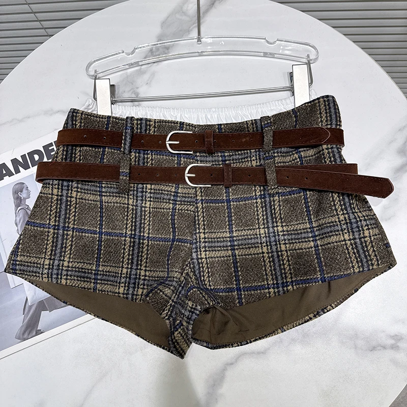 2025 Winter New Style Retro Hot Girl Double Belt Splicing Waist Head Design Checkered Personality Shorts for Women
