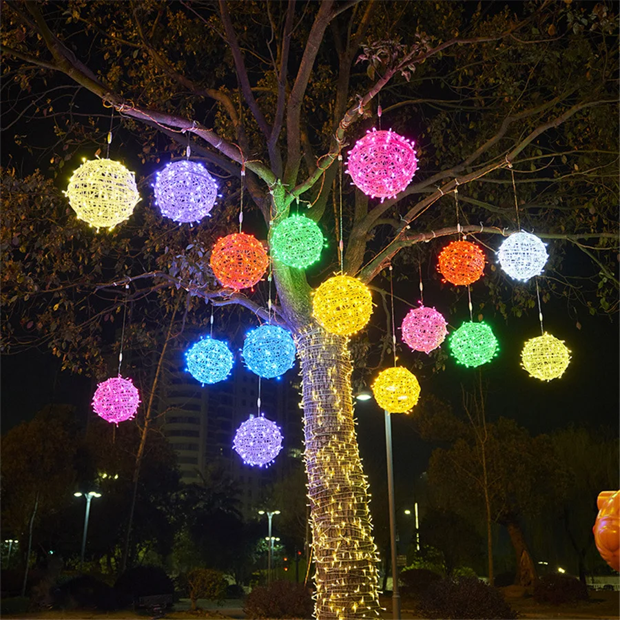 Boże Narodzenie LED Rattan Ball String Lights Outdoor 20CM 30CM Fairy Garden Lights Garland for Party Wedding Patio Tree Street Decor