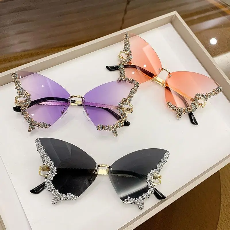 

Luxury Rhinestones Butterfly Sunglasses For Women Fashion Street Snap Shades Vintage Rimless Sun Glasses Trendy Bling Eyewear