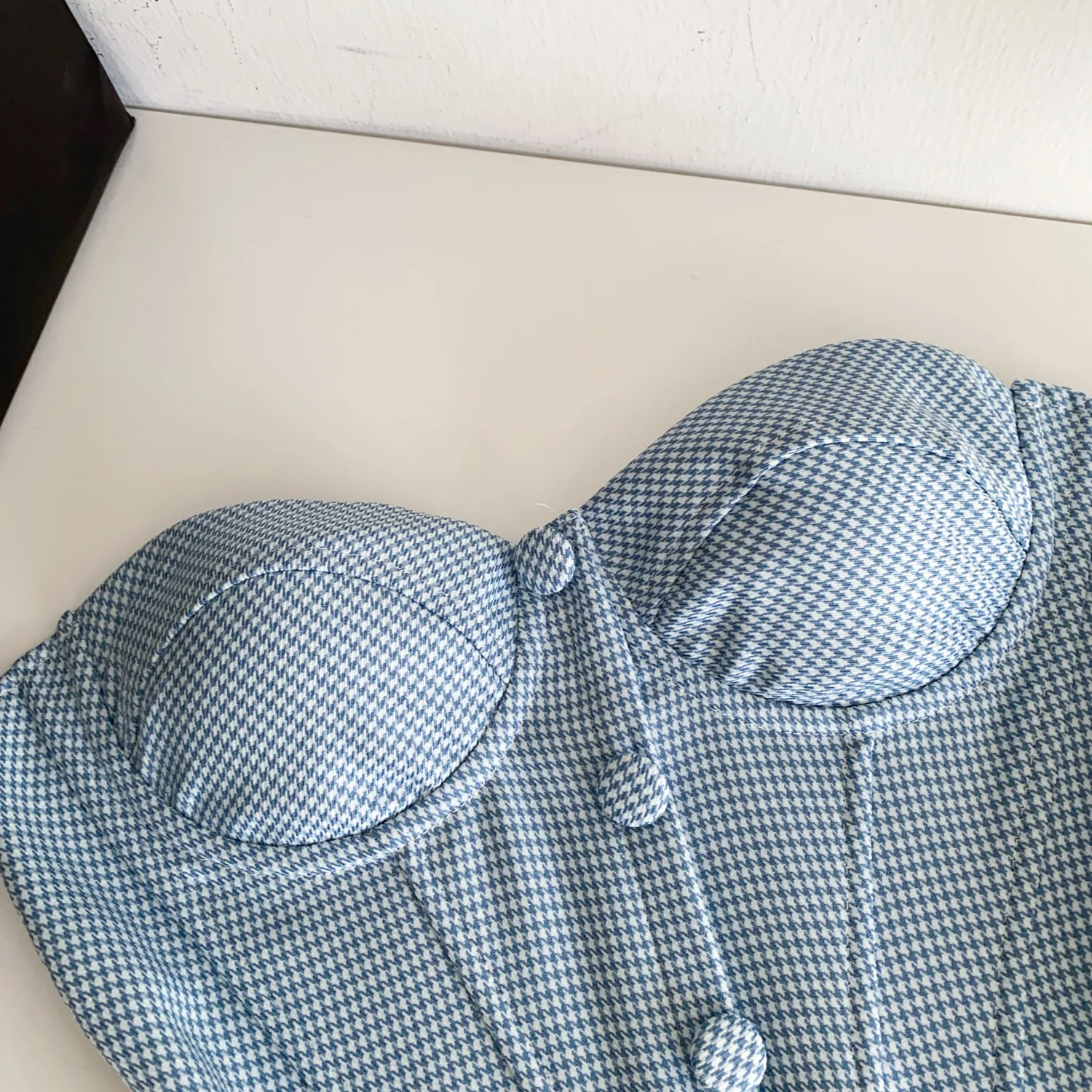 Clothland المرأة ريترو منقوشة المحاصيل الأعلى حمالة أكمام الخامس الرقبة سستة مشد قميص خمر مثير سليم بلوزة Blusa WA386 #3