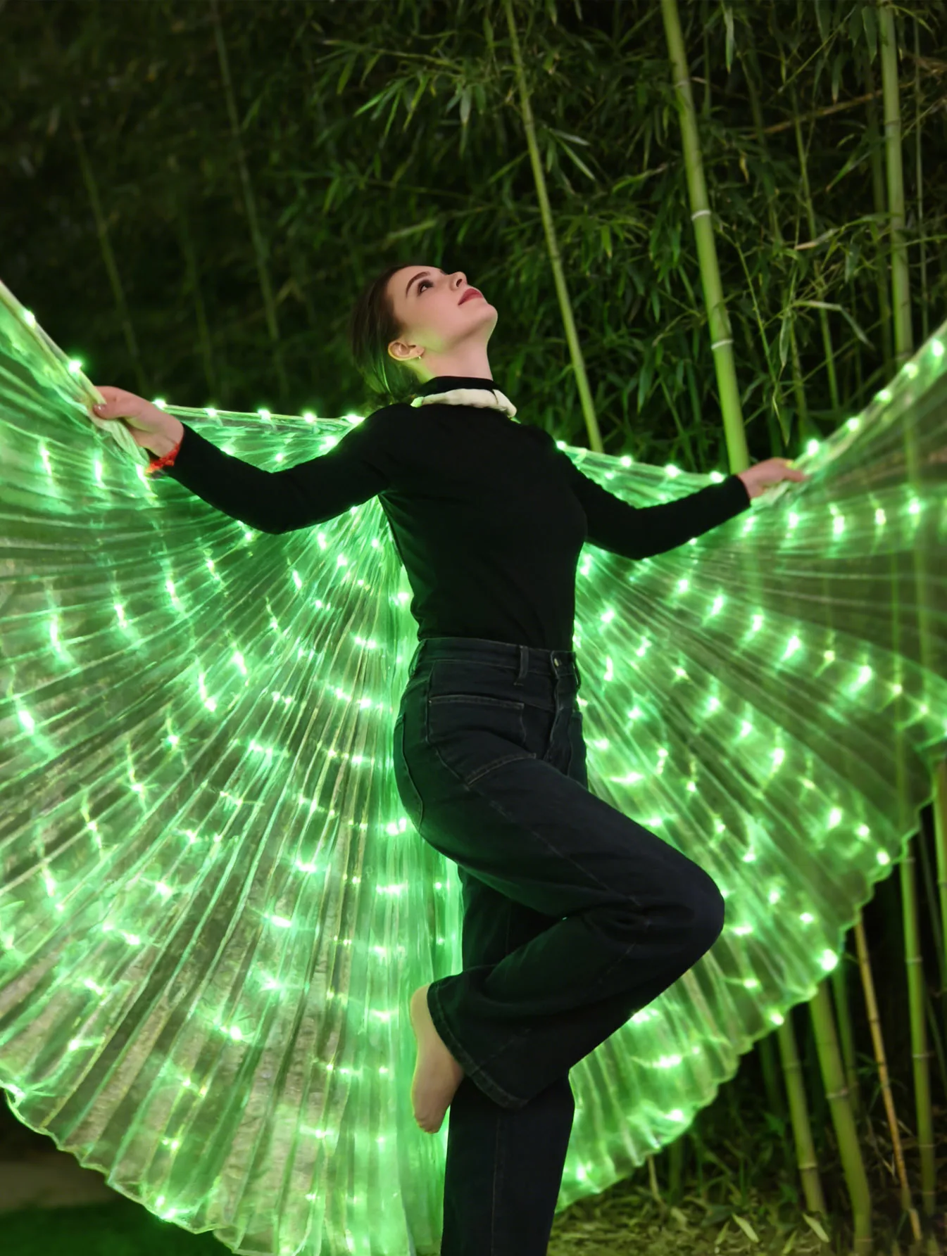 

Зеленая светящаяся накидка, светодиодный поток каждая шага, разблокировка ослепительной фигуры (батарейки в комплект не входят)