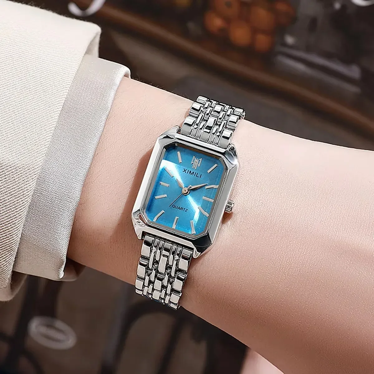 

Роскошные женские модные кварцевые часы, простые весы, квадратные качественные позолоченные женские часы, деловые складные часы из нержавеющей стали