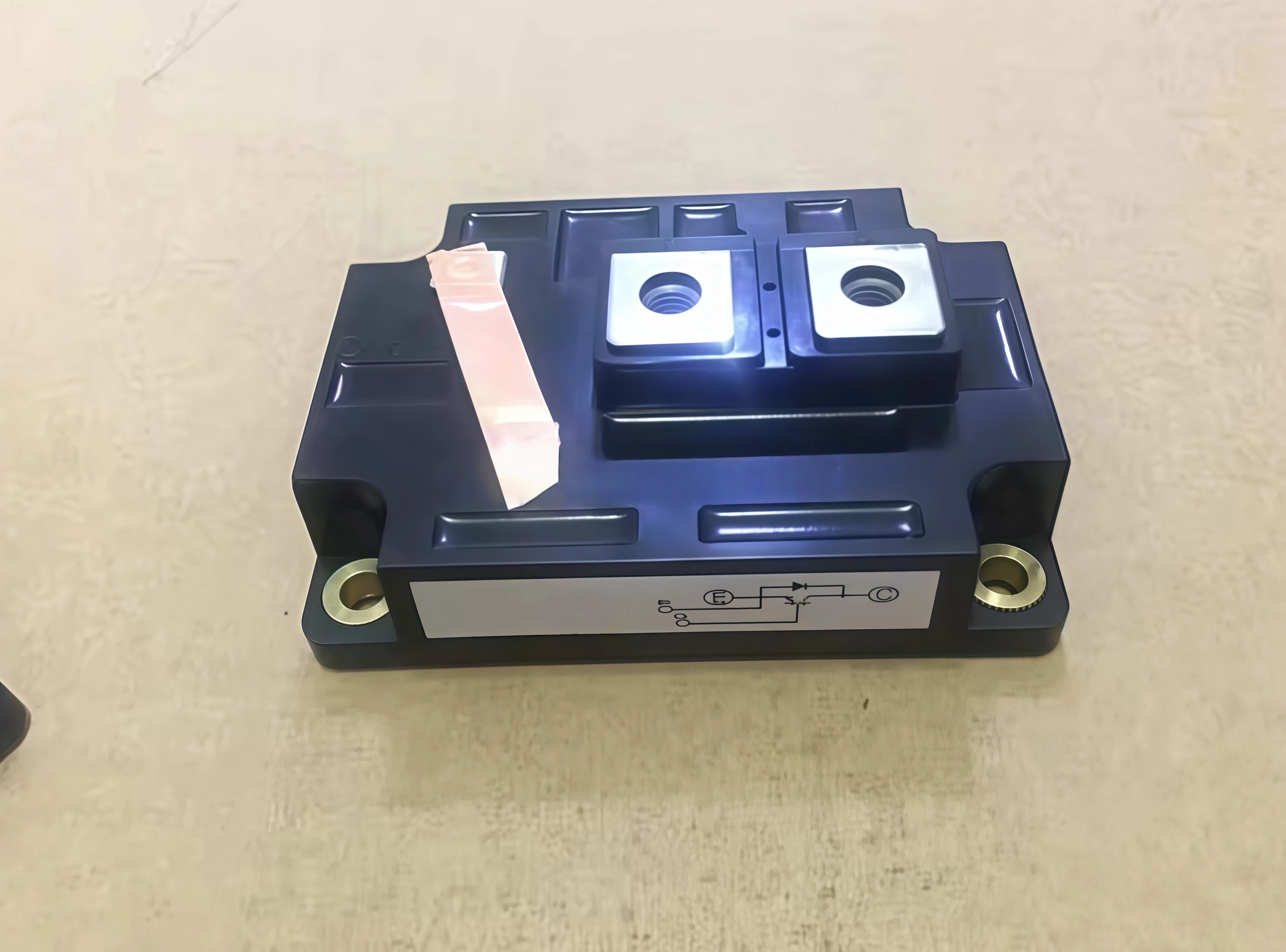 

Модуль CM600HA-24H CM600HA-24A CM600HA-12H CM400HA-24H CM300HA. Абсолютно новый, оригинальный, в наличии.