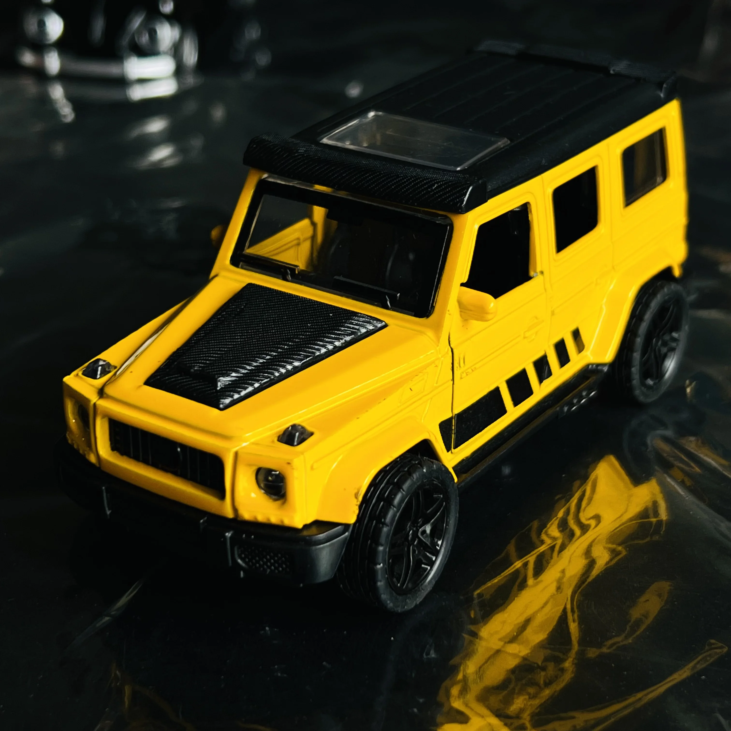 Alloy metal toy simulation car can open the door off-road toy boy egg car decoration
