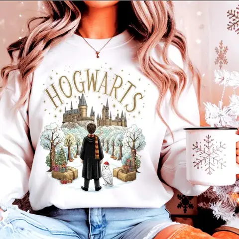 Hogwarts Christmas PNG Image, Harry Potter Themed Hoodie Suitable for Casual Men and Women in Autumn and Winter
