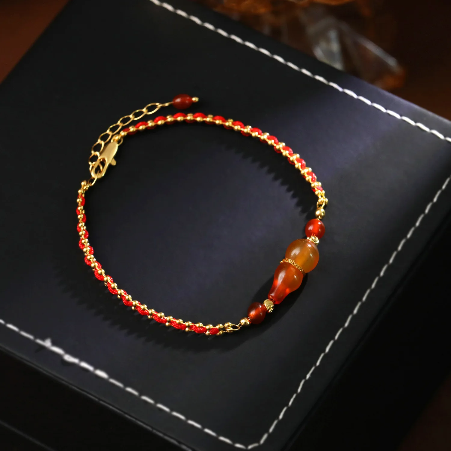 Classic High Quality Luxury Design Red Rope Gourd Bracelet For Women Benming Year Lucky Pendant Woven Hand Chain Daily Wear