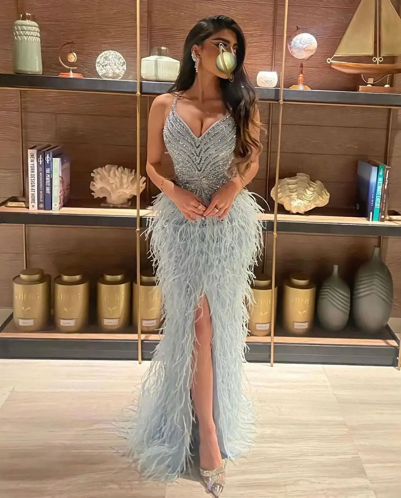 Luxury Feathers Evening Dresses For Pageant Straps V Neck Long Tulle Sparkly Diamonds Beaded Mermaid Party Vestidos Noche Gown