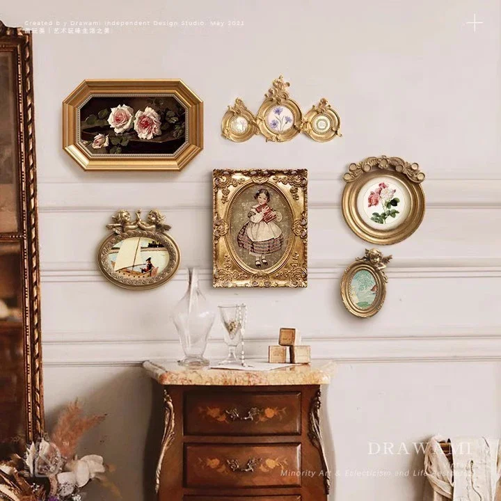 Painting play American French retro combination decorative painting American living room niche art medieval hanging