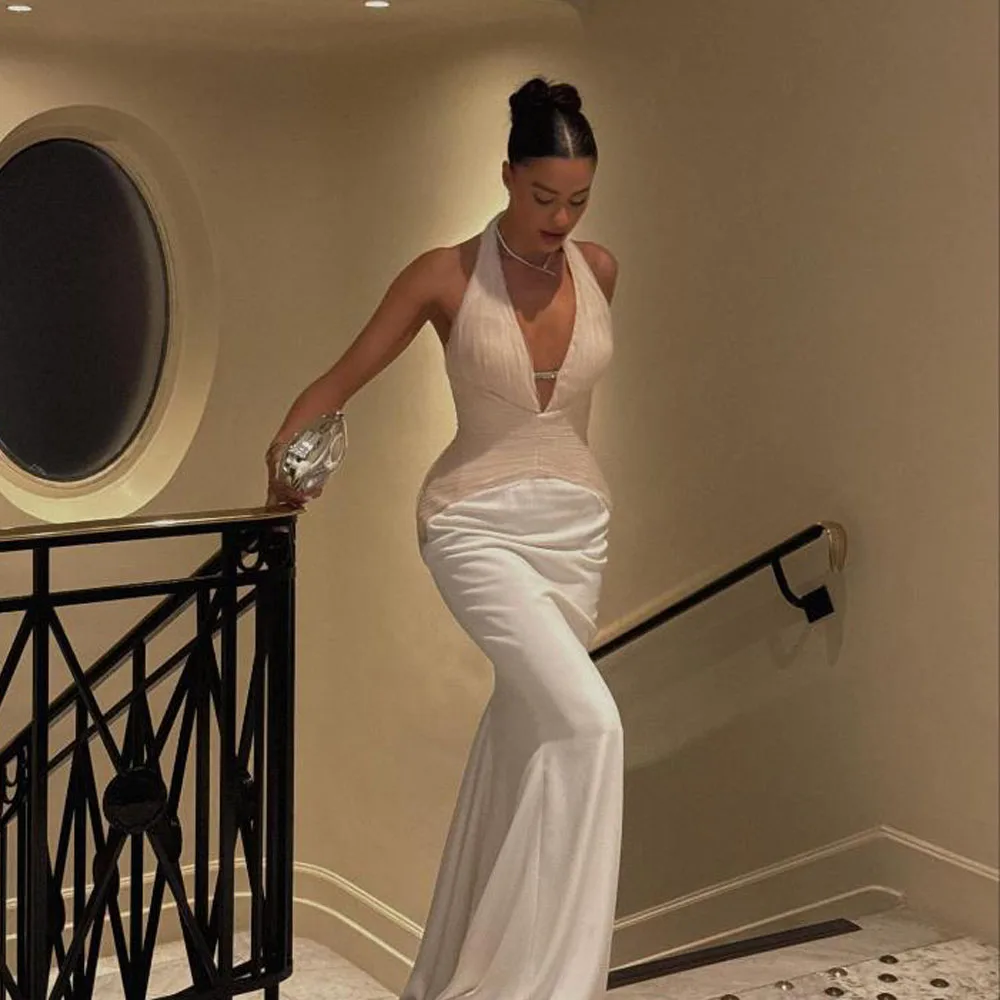 カスタムメイドのプランジングホルターネックイブニングドレス2025プリーツバックレスマーメイドウェディングドレスホワイトサテンブティックマキシドレス