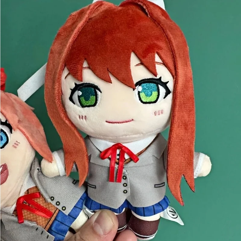 Natsuki Yuri Monica Sayori Plüschfigur Doki Doki Literature Club Weiche Stoffpuppe Niedlicher Schlüsselanhänger für Fans Geschenk