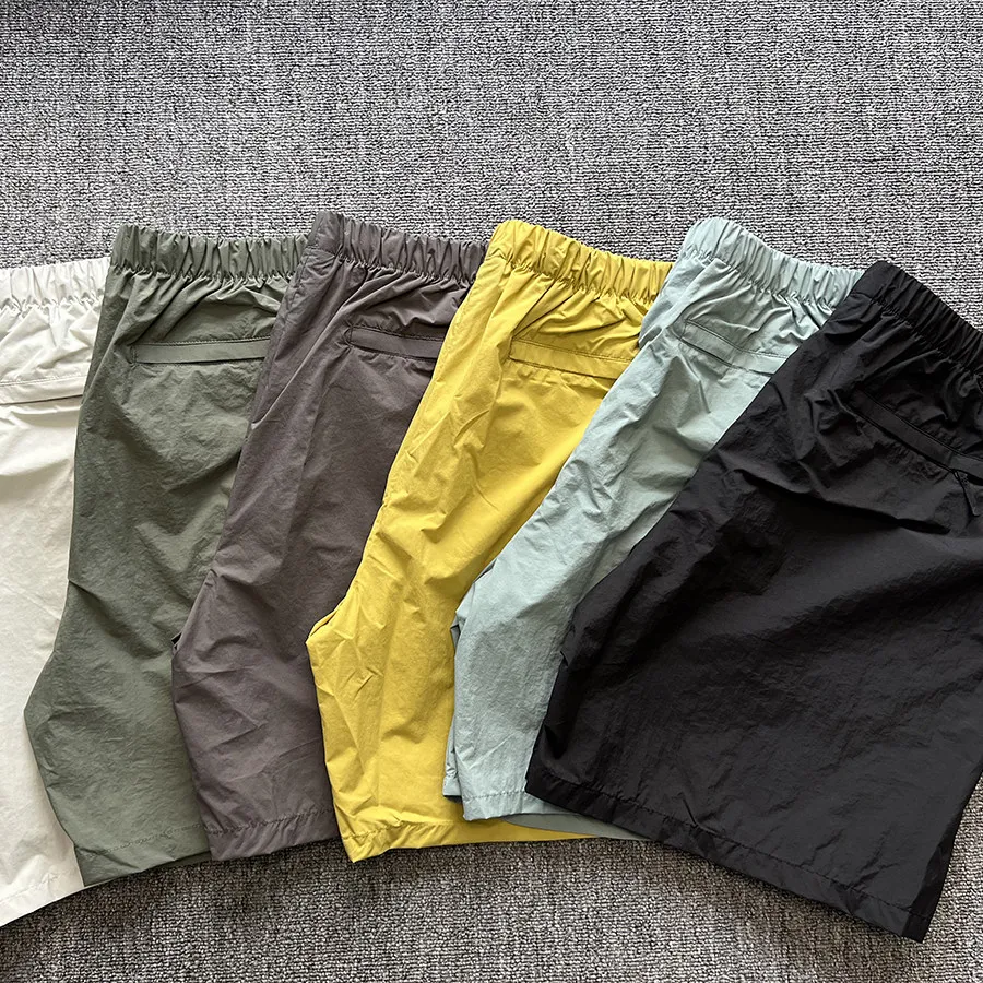 

DGW Mountain Series Outdoor Quick Dry Breathable Lightweight Running Sports Casual Shorts Polyester Fiber Loose Fit Shorts