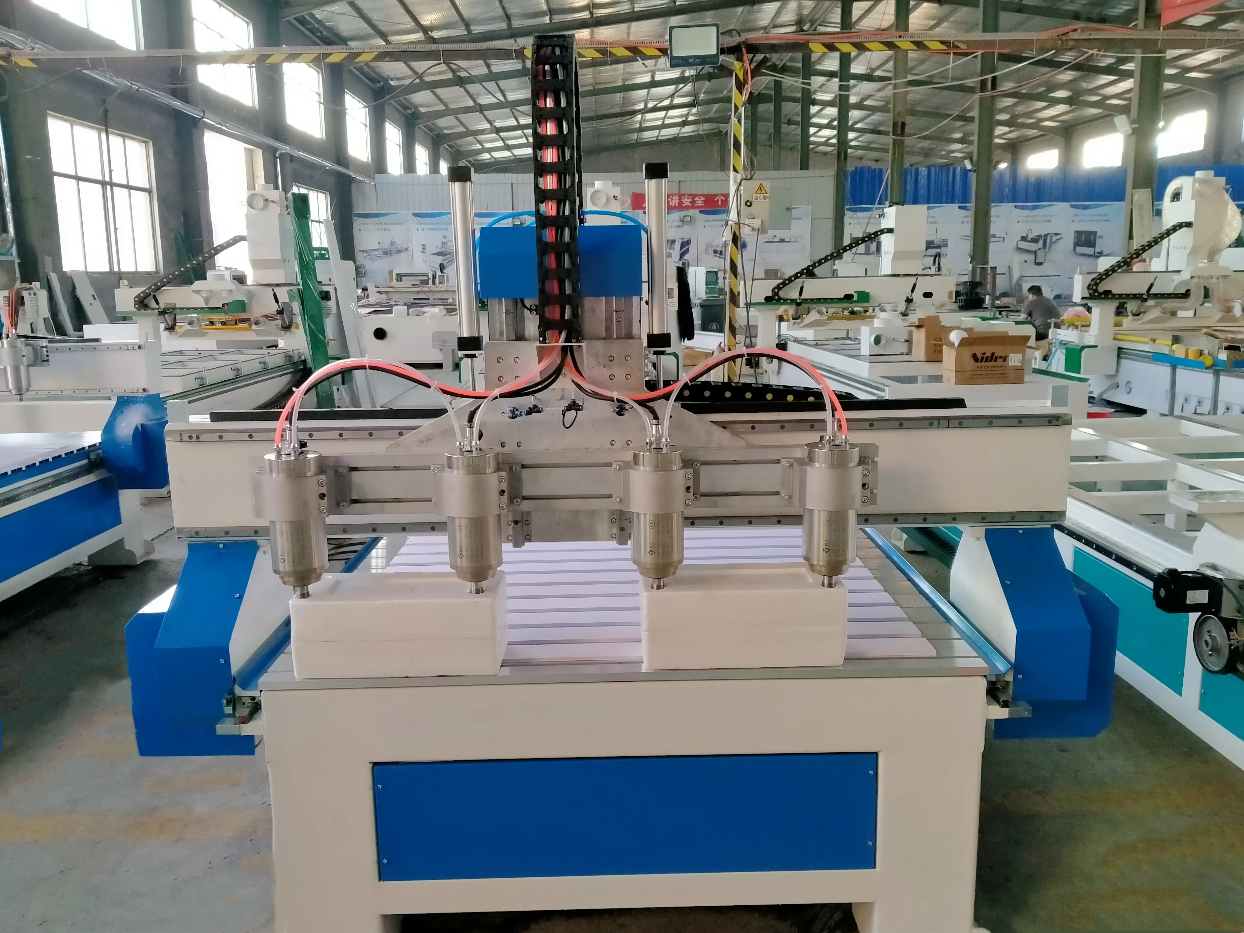 Songli 1325 2.2kw cnc woodworking engraving machine four heads engraving CNC router woodworking machine