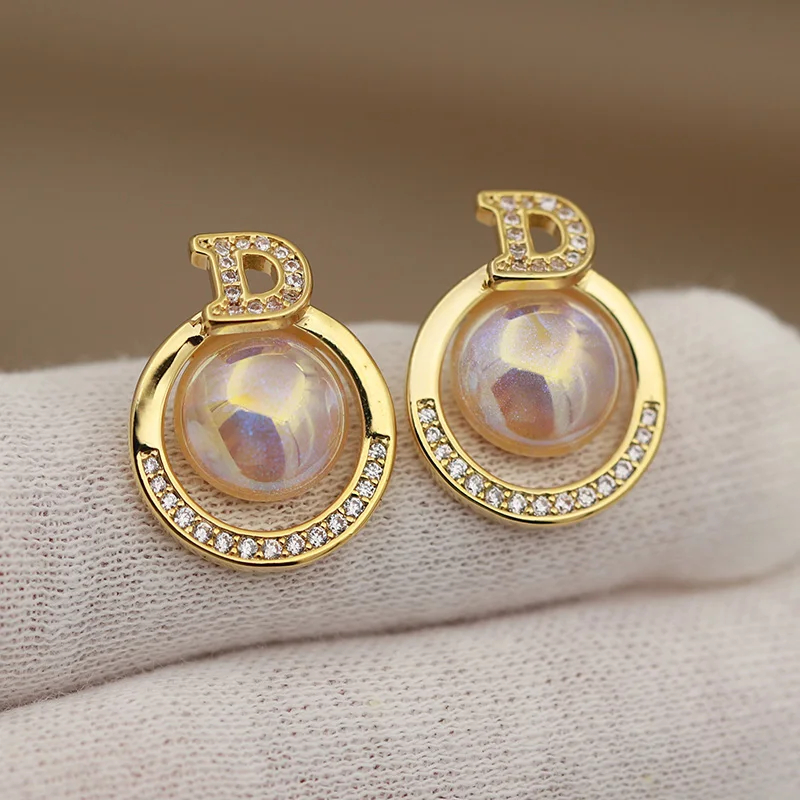 New Sight Design Luxury Zirconia Letter D Stud Earrings for Women Fashion Brand Brand Jewelry Crystal Pearl Beads Earrings