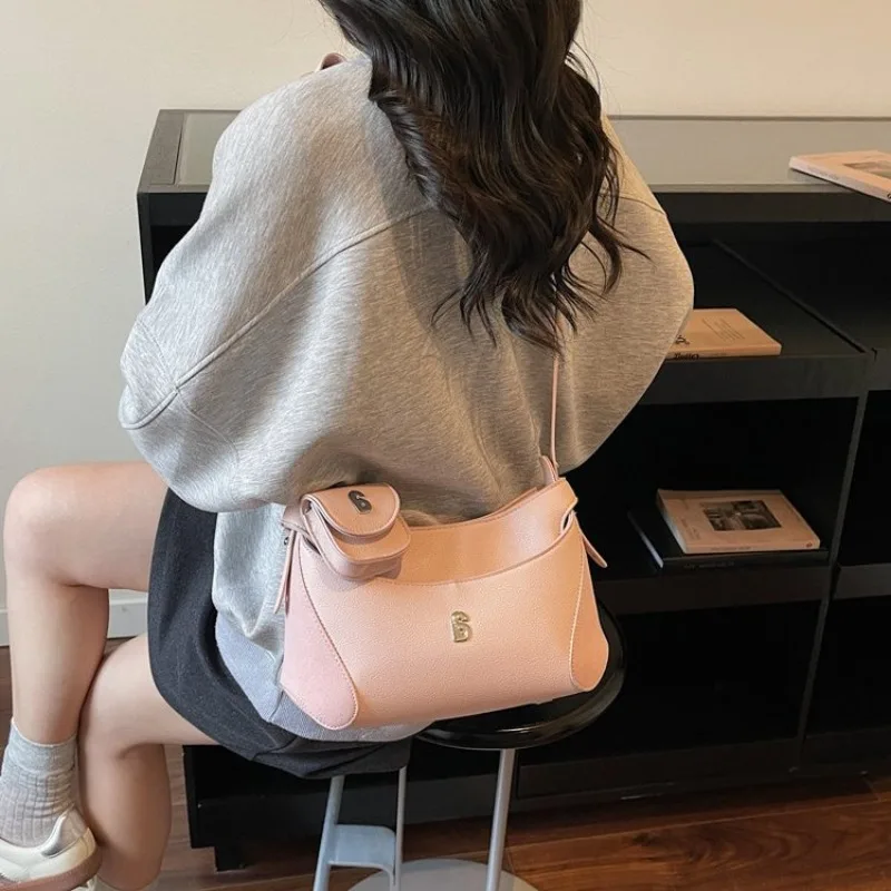 Solid Color Diaper Bag Letter Logo Trendy Fashionable Leather Handbag For Women Crossbody Bag Commuter Large Capacity