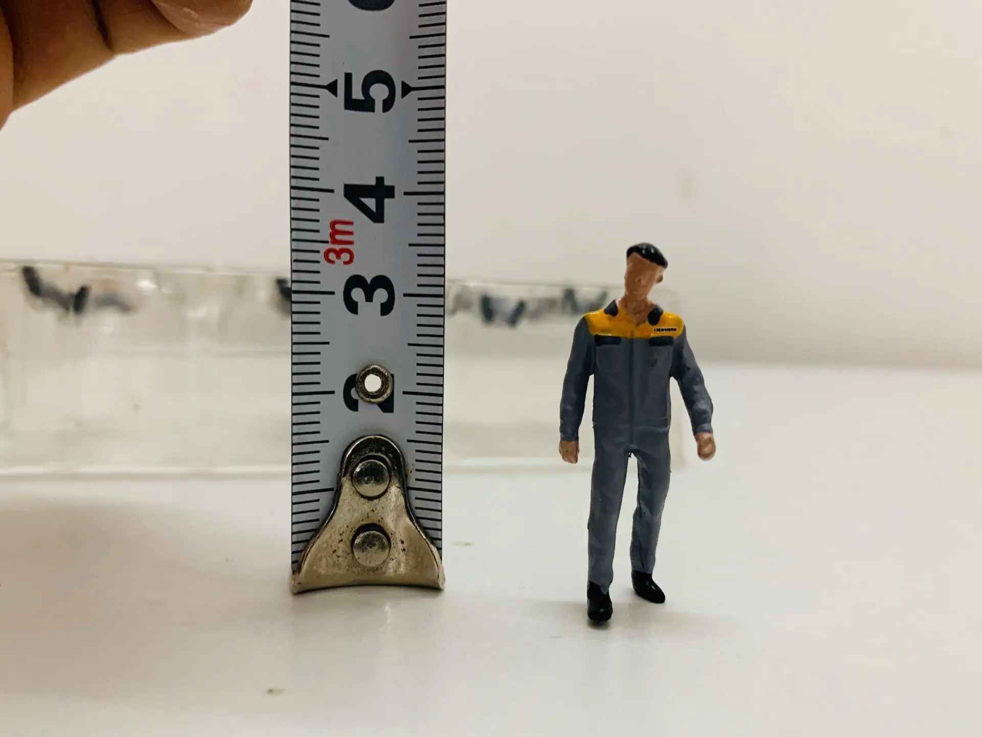 1:50 Scale Plastic Model Engineering Worker Figure 3.7CM(1.45 inch) 6 Pcs