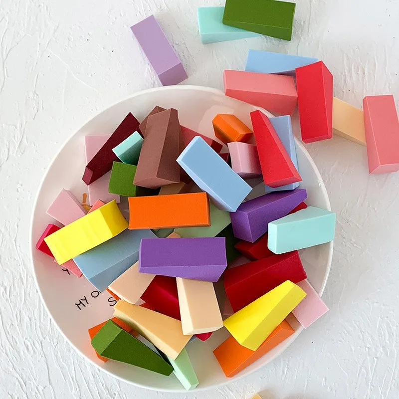 ฟองน้ำแต่งหน้า 50 ชิ้น สำหรับใบหน้า ไม่ดูดซับแป้ง ใช้ได้ทั้งแบบเปียกและแบบแห้ง ฟองน้ำแต่งหน้าแบบสองด้าน รูปทรงลิ่ม เกลี่ยเนียน ฟองน้ำแต่งหน้าเพื่อความงาม