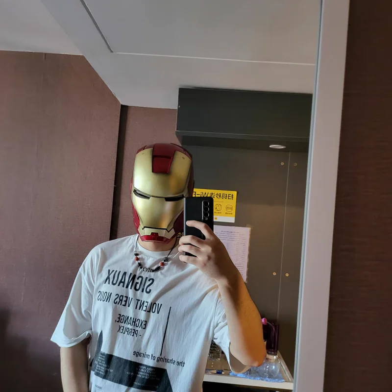 

Железный человек 1:1, шлем для косплея, Marvel, Мстители, модель со светодиодной подсветкой, Детская экшн-фигурка из ПВХ, игрушки для взрослых, рождественский подарок