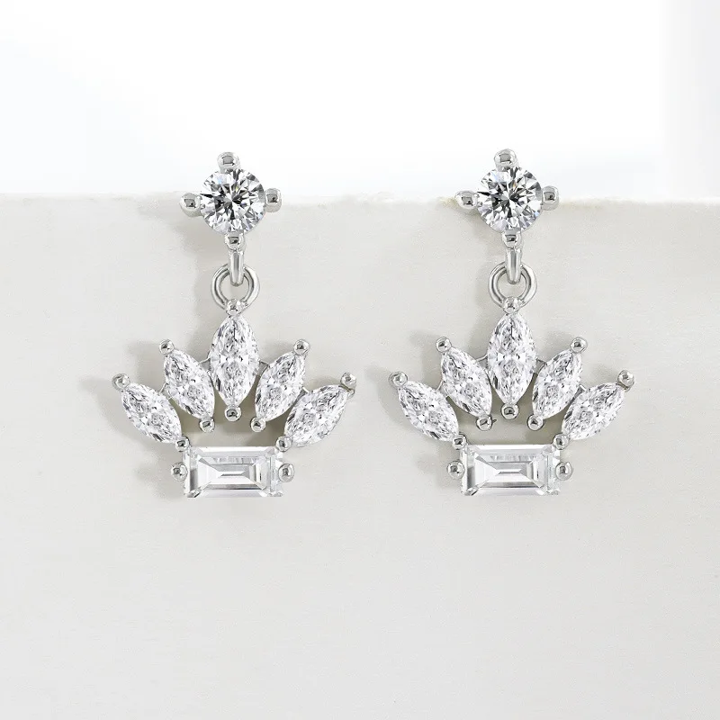 

Light Luxury Niche 925 Sterling Silver Leaf Crown Shining Zircon Stud Earrings Women's Fashion Unique Jewelry
